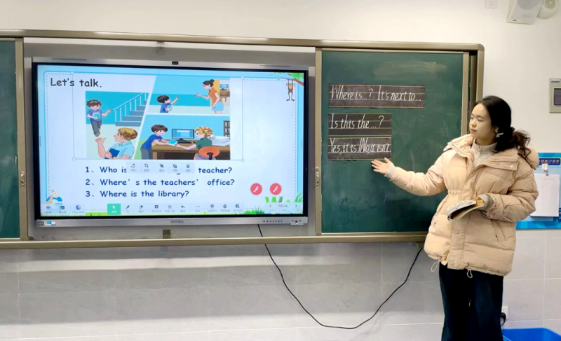 �Ϸʎ�����С�������F�L�S��У�_չ���{���̶����n���