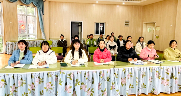 �Ϸ��а��c·�׃��@�������F(tu��n)����ֈ@���۽��M(j��n)�ͭh(hu��n)��(ji��) ��(x��)���o(h��)�׳��L(zh��ng)