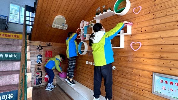 ����С�W��������У�@ ���ί����