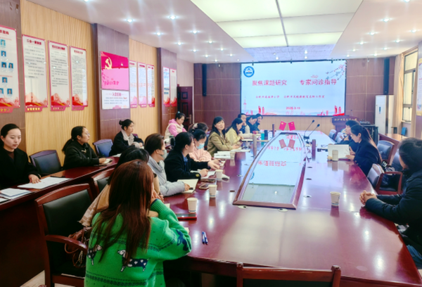 �Ϸ������b��С�W���AͥУ�^���������I������ ���������ٳ��L