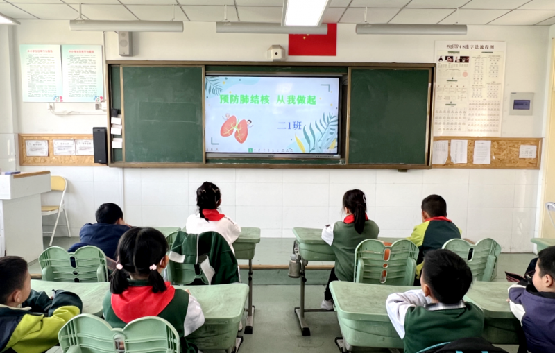 �Ϸ��н�����С�W(xu��)�_չ��������νY(ji��)�˲��ա����}�������