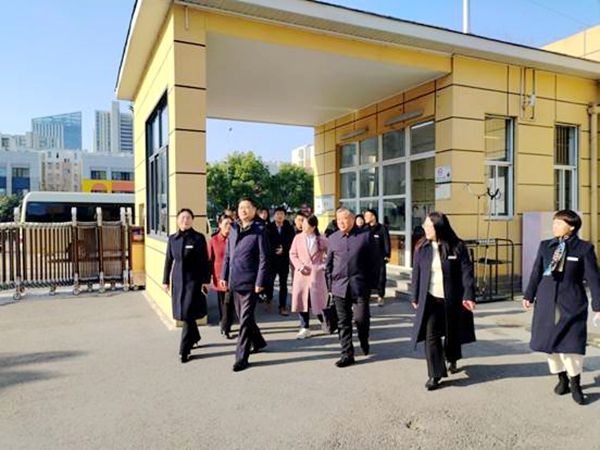 �������������g�c�YԴ�lչ�����{�нMһ���{�и���н�������