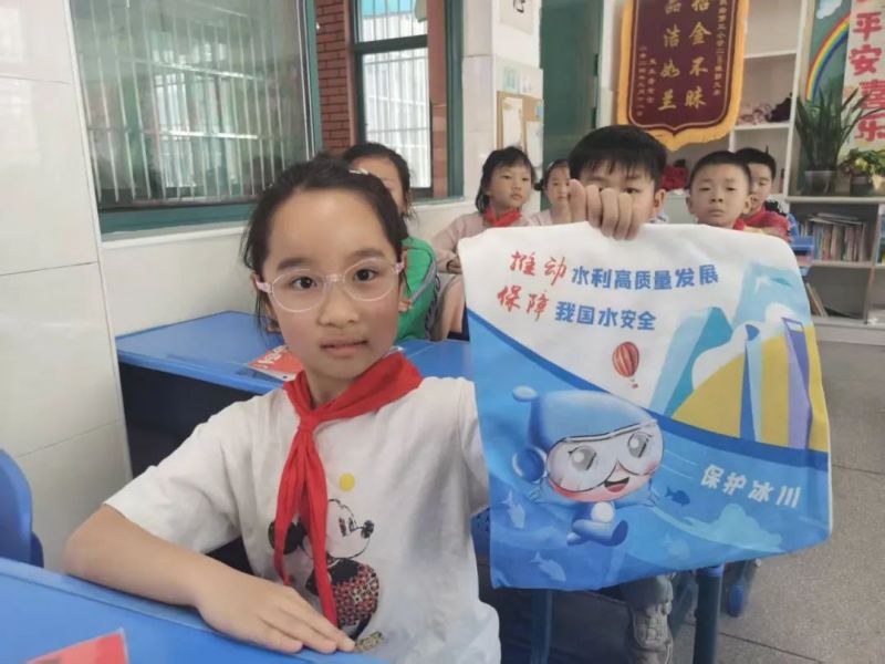 ���c·����С�W�������F����ʻ�ӳ���ˮ ��У�����oˮԴ