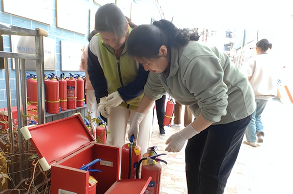 �Ϸ��а��c·�׃��@�������F���@ͬ���o�����L