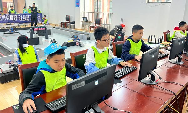 ����С�W��2025�갲�c�ЙC���˄��͸�ِ�Ы@�ѿ�