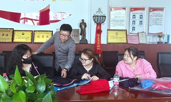 ʮ�����ČWУ��Ո���Lһ��ӆУ��