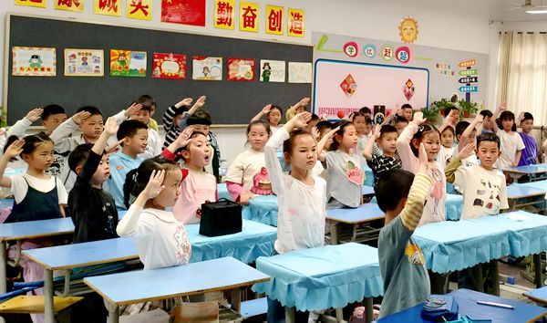 ����С�W�_չһ�꼉�ǰ����