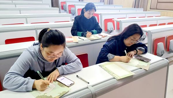 ����С�W���������£����ֆ���