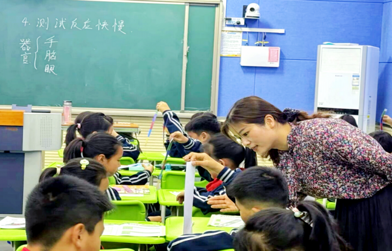 ���c·����С�W�_չ��W�ƽ��л�� ̽���̌W������·��