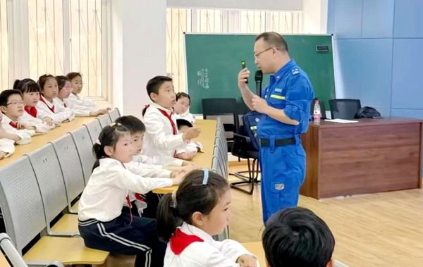 ���ΰ�ȫ���� ���o(h��)����֮���������c·����С�W(xu��)�_չ����ˮ��ȫ�����v��