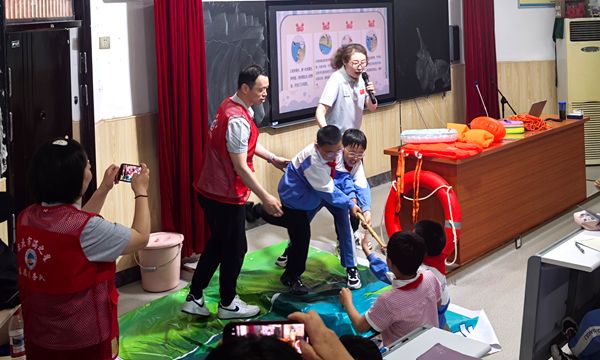 ����С�W(xu��)�_չ����ˮ��ȫ�����v��