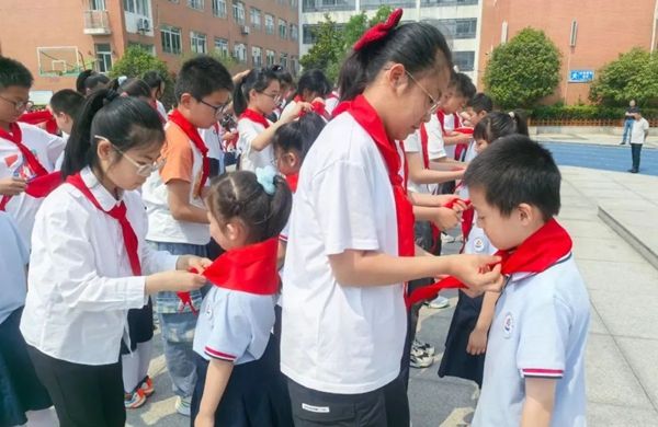 �Ϸ��а���ԷС�W¡���e��2025�ꡰ����һ����������}��ջ��