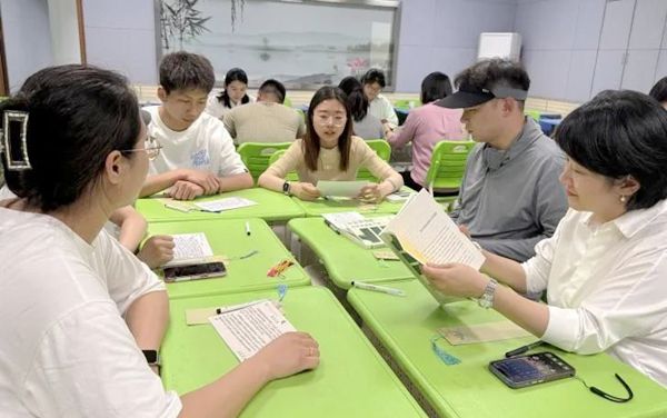 �Ϸ��а��c·����С�W�e�k����̎��x�������