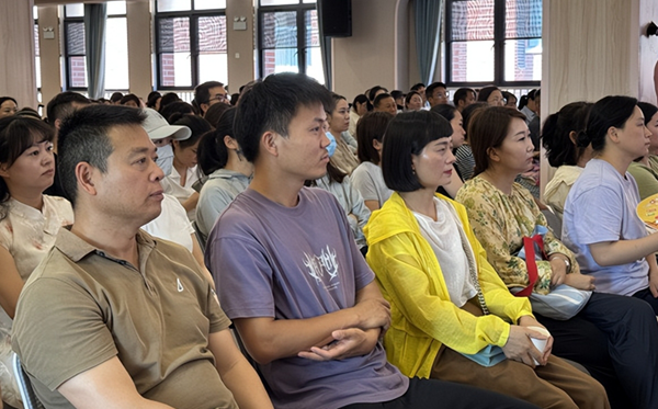 �Ϸ��а��c·�׃��@�������Fӭ��·�ֈ@��㕽ӆ��� С�W����