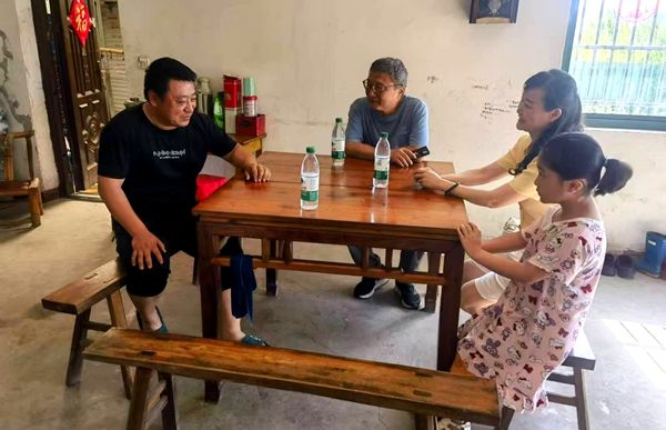 ��·��һС�W(xu��)�����ڼ��L��������ˮ����ȫ�̡�