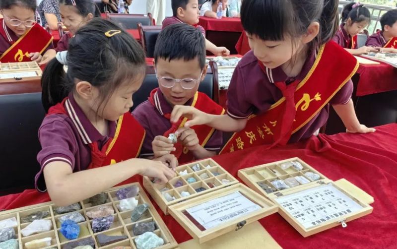 �Ϸ��а��c·����С�W(xu��)�����Њ^������ ̽���ƌW(xu��)�W��