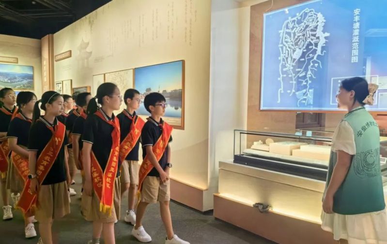 �Ϸ��а��c·����С�W(xu��)��ͯ���|���r(sh��)���}�� ��(sh��)�`�c(di��n)�����L(zh��ng)֮��