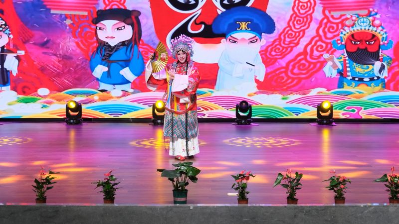 ��W���������_���_�½�ɫ