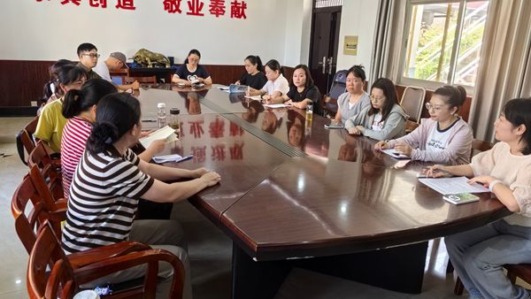 ����С�W���_Ӣ�Z�����½̲���Ӗ�c�Ŀ������У���M��