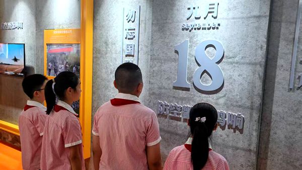 ����С�W�_չ����һ�ˡ���������