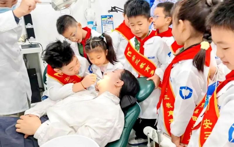 �Ϸ��а��c·����С�W�`ϪУ�^�_չ��ǻ�������`���