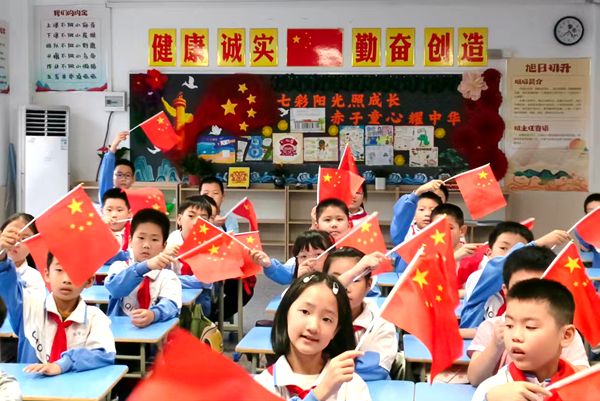 ����С�W�_չ�c���c���}����