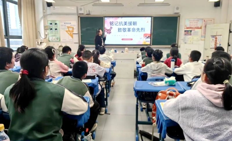 ���b��С�W���AͥУ�^�_չ���ӛӢ�ۣ���P����Ԯ�����񡱻��