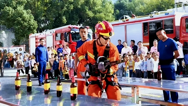 �����׃��@����������վ���|���������{��