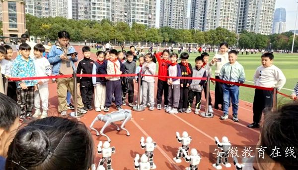 �Ϸʎ�����С�Ƽ���(ji��)�c(di��n)���ƌW(xu��)��(m��ng)����У�@��(chu��ng)���w�P(y��ng)