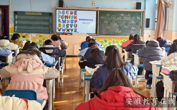 �����е�һС�WӢ�Z�ܻ�ӈA�M��Ļ