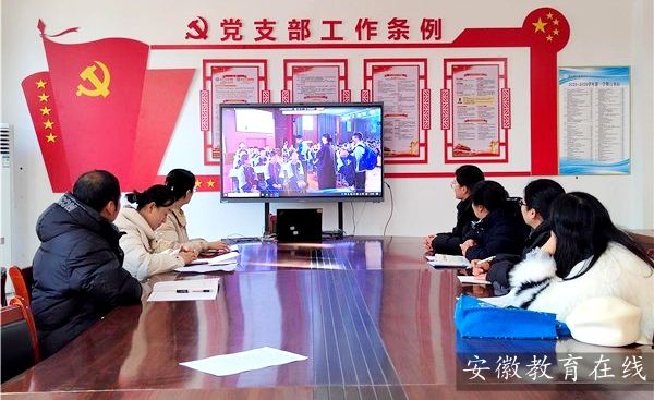 ������ʮһ���c�P�ݺ����ЌW(xu��)���Ͻ��л�ӳɹ��_չ