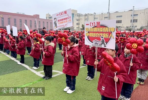 ������С�W�׃��@ӭ�������_�W�����Ƽ��x�ܡ�������I����У�ӹ������_�W��һ�n��