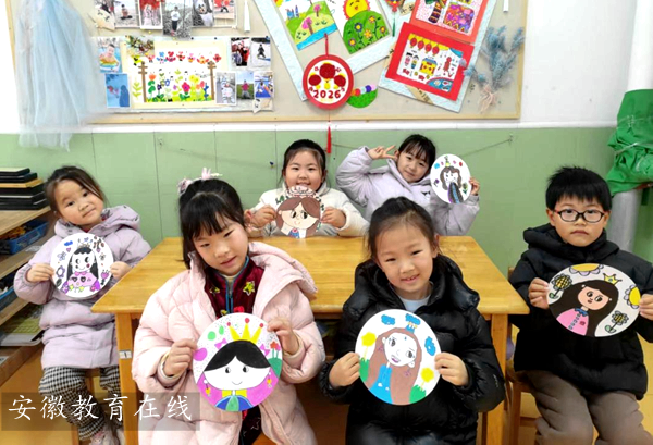 �����׃��@������_չ�����ˡ��DŮ�����}���