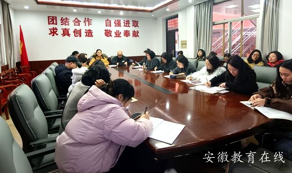 ����С�W�W�ڽ��Е������ν�����ʯ �۽�AI�x��